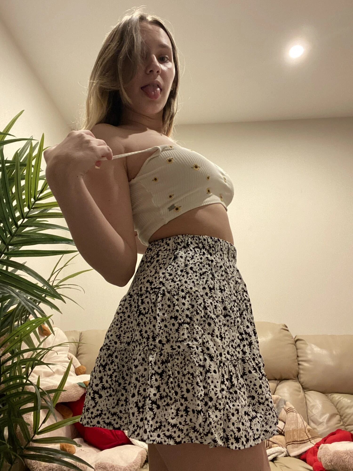 Two naughty bitches had sex