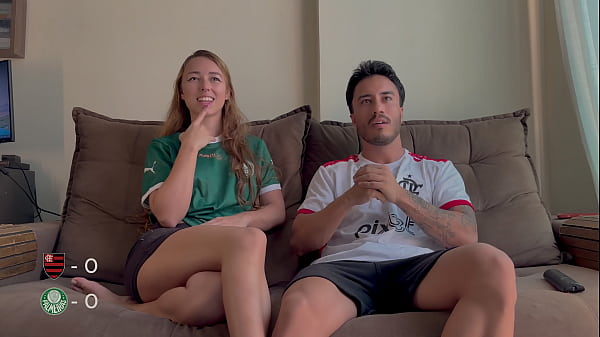 Flamenguista comendo a prima palmeirense na final da libertadores